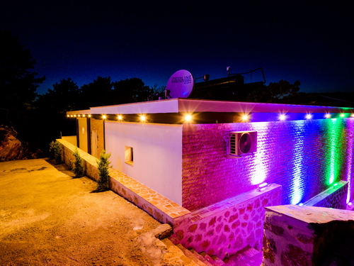  gece  -  Kasım
  | Kalkan Akbel Muhafazakar Villa (4 Kişilik, Doğa İçinde, Jakuzili, Isıtmalı Havuz Seçenekli)